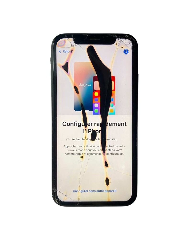 Smartphone endommagé avant réparation